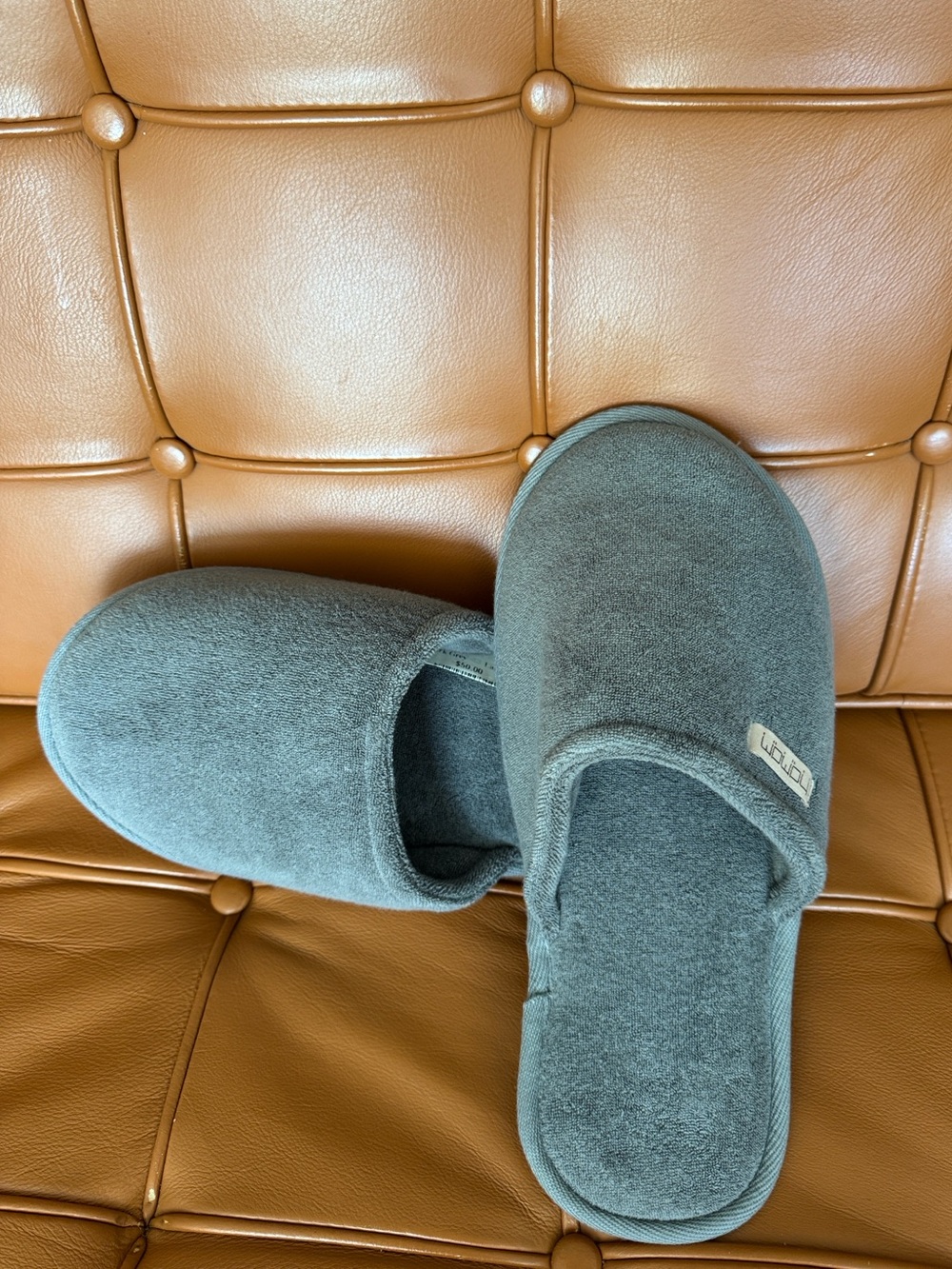 ABC Carpet & Home Gray Terry Cloth Slip-On Slippers brand-new! Unisex